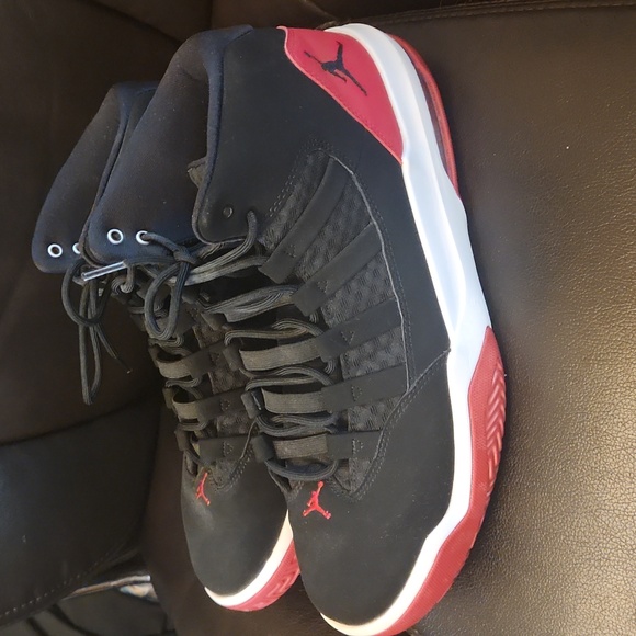 Nike Air Jordan Max Aura - Picture 2 of 4